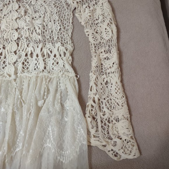 Beautiful Ryu M/L Ivory Crochet Lace Top - Picture 6 of 8